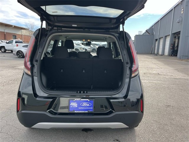 Used 2024 Kia Soul LX w/ Option Group 015 image 12