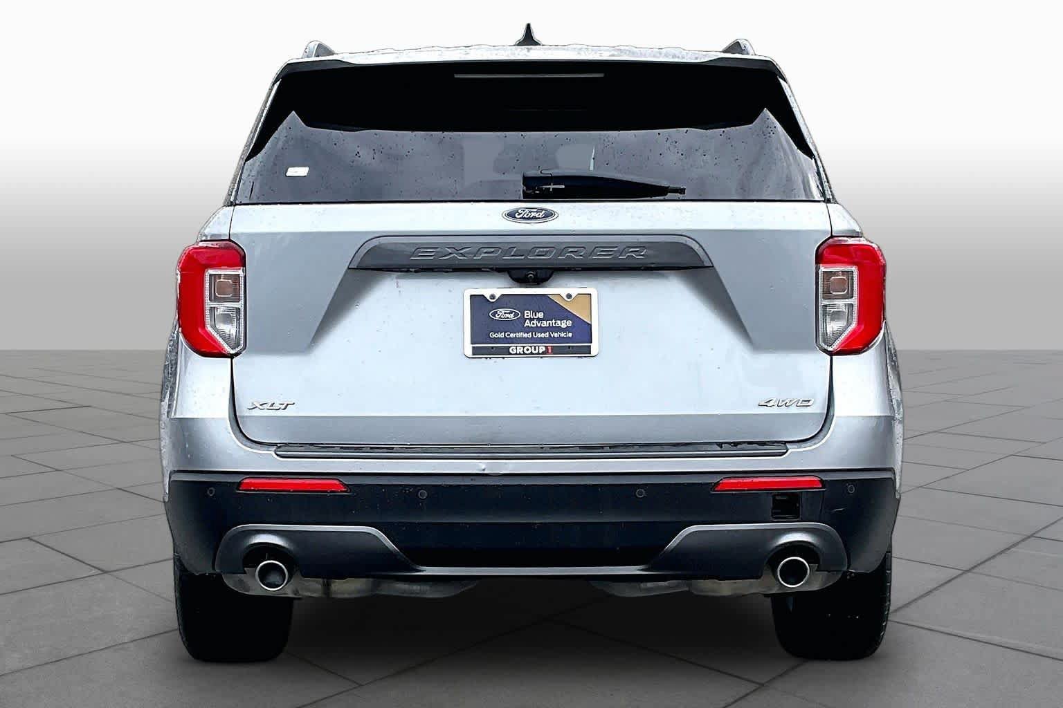 Certified 2022 Ford Explorer XLT w/ Equipment Group 202A AWD/4WD image 5