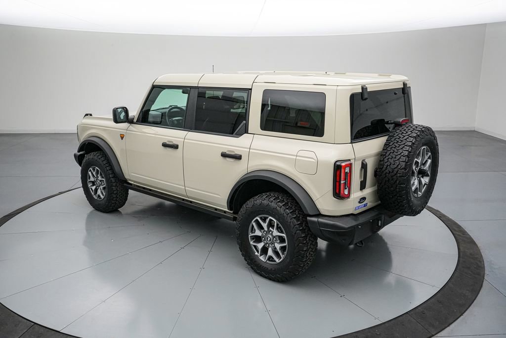 Certified 2025 Ford Bronco Badlands image 3