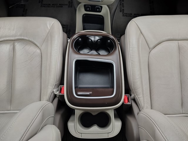 Used 2021 Chrysler Pacifica Touring-L w/ Uconnect Theater Family Group FWD image 36