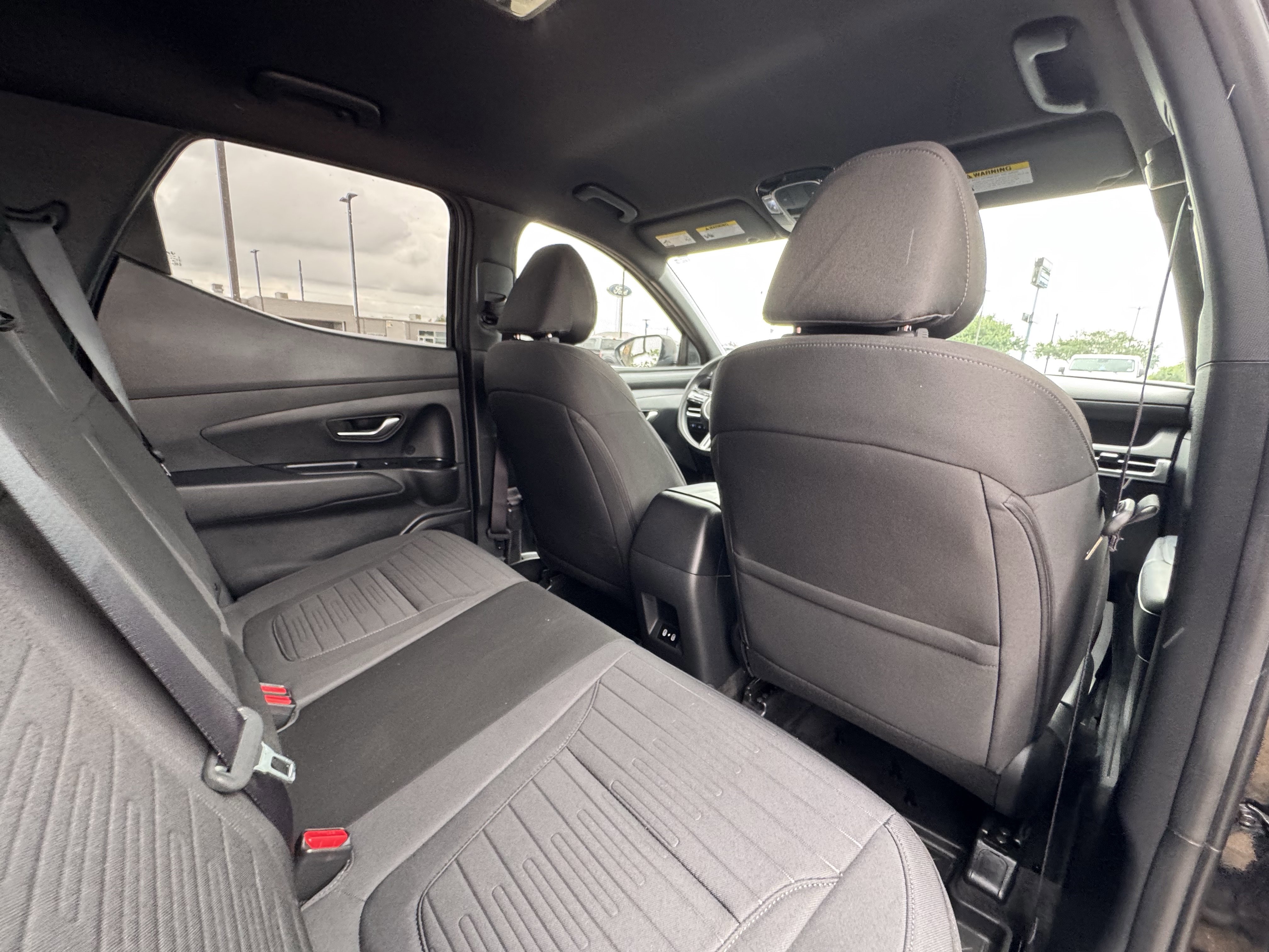 Used 2025 Hyundai Santa Cruz SE FWD image 33