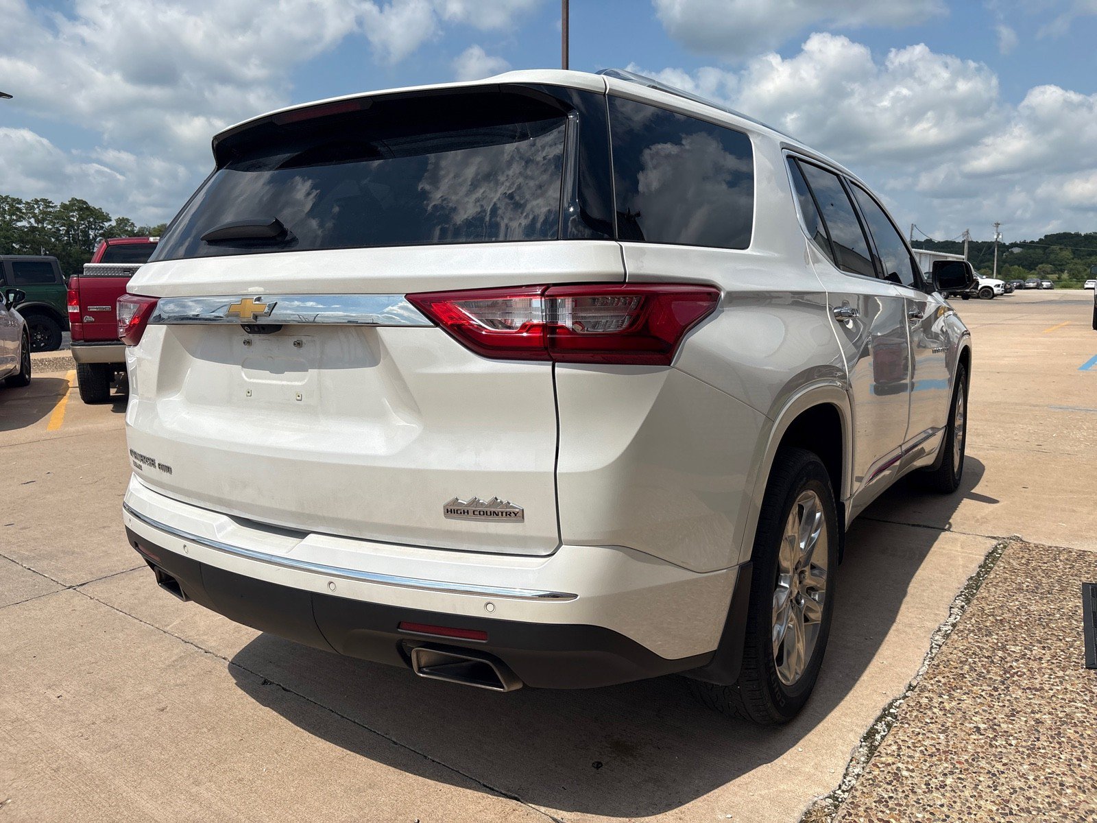 Used 2021 Chevrolet Traverse High Country AWD/4WD image 11