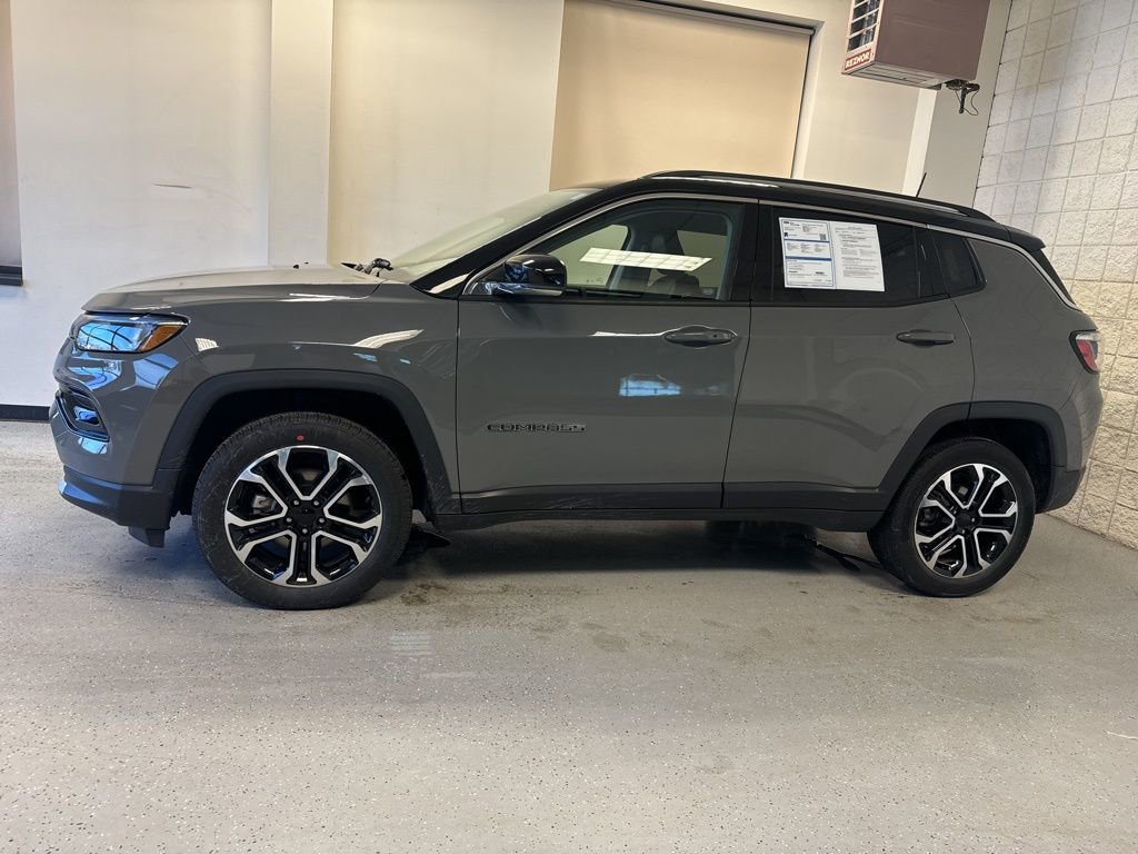 Used 2022 Jeep Compass Limited image 15
