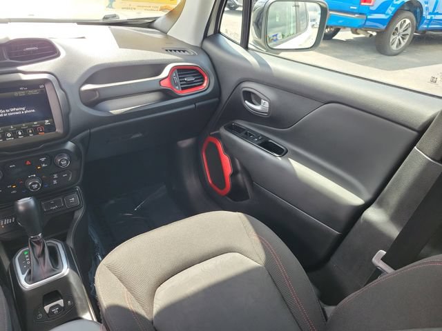 Used 2023 Jeep Renegade Trailhawk AWD/4WD image 16