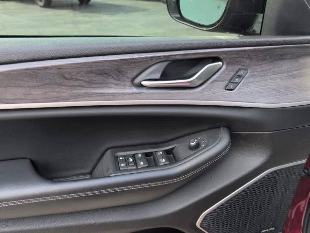 Used 2021 Jeep Grand Cherokee L Limited AWD/4WD image 19