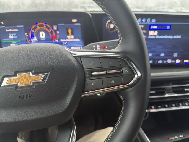 Used 2025 Chevrolet Traverse LT w/ Driver Confidence Package image 42