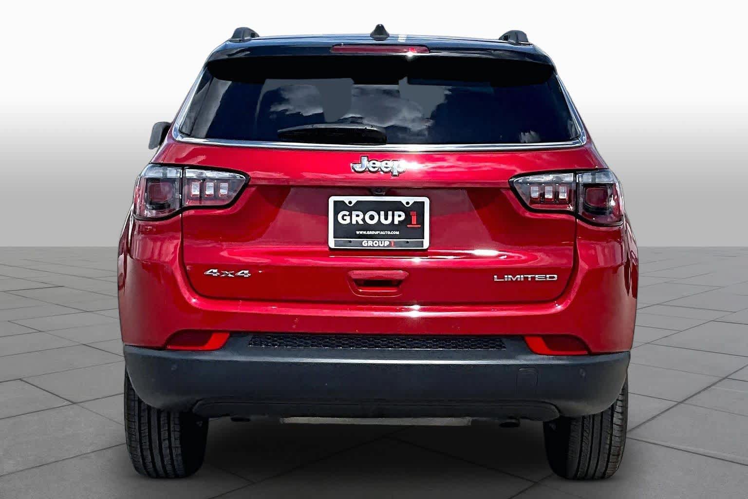 Used 2025 Jeep Compass Limited AWD/4WD image 5