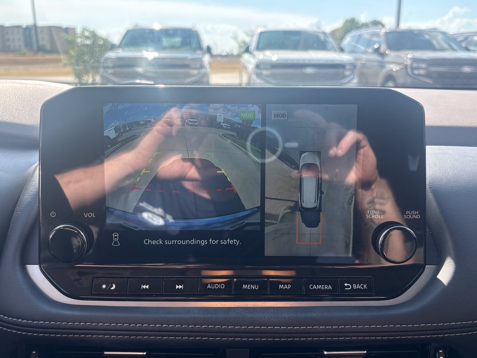 Used 2022 Nissan Rogue Platinum w/ Head-Up Display Package FWD image 24