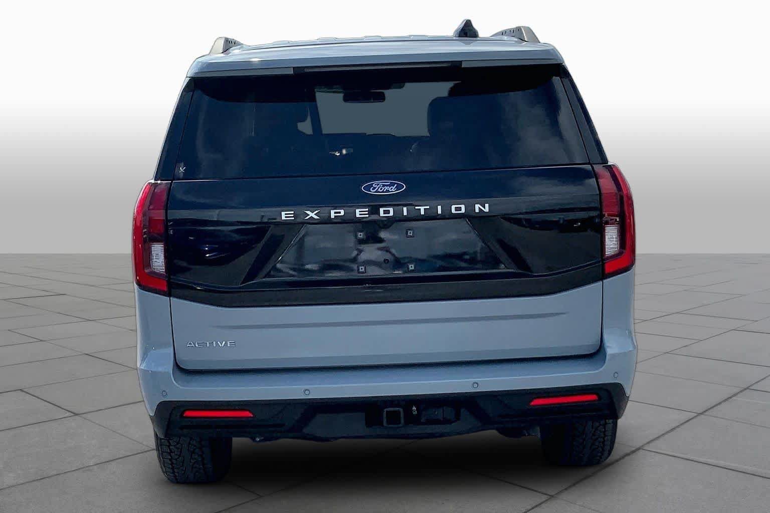 Certified 2025 Ford Expedition Active AWD/4WD image 5