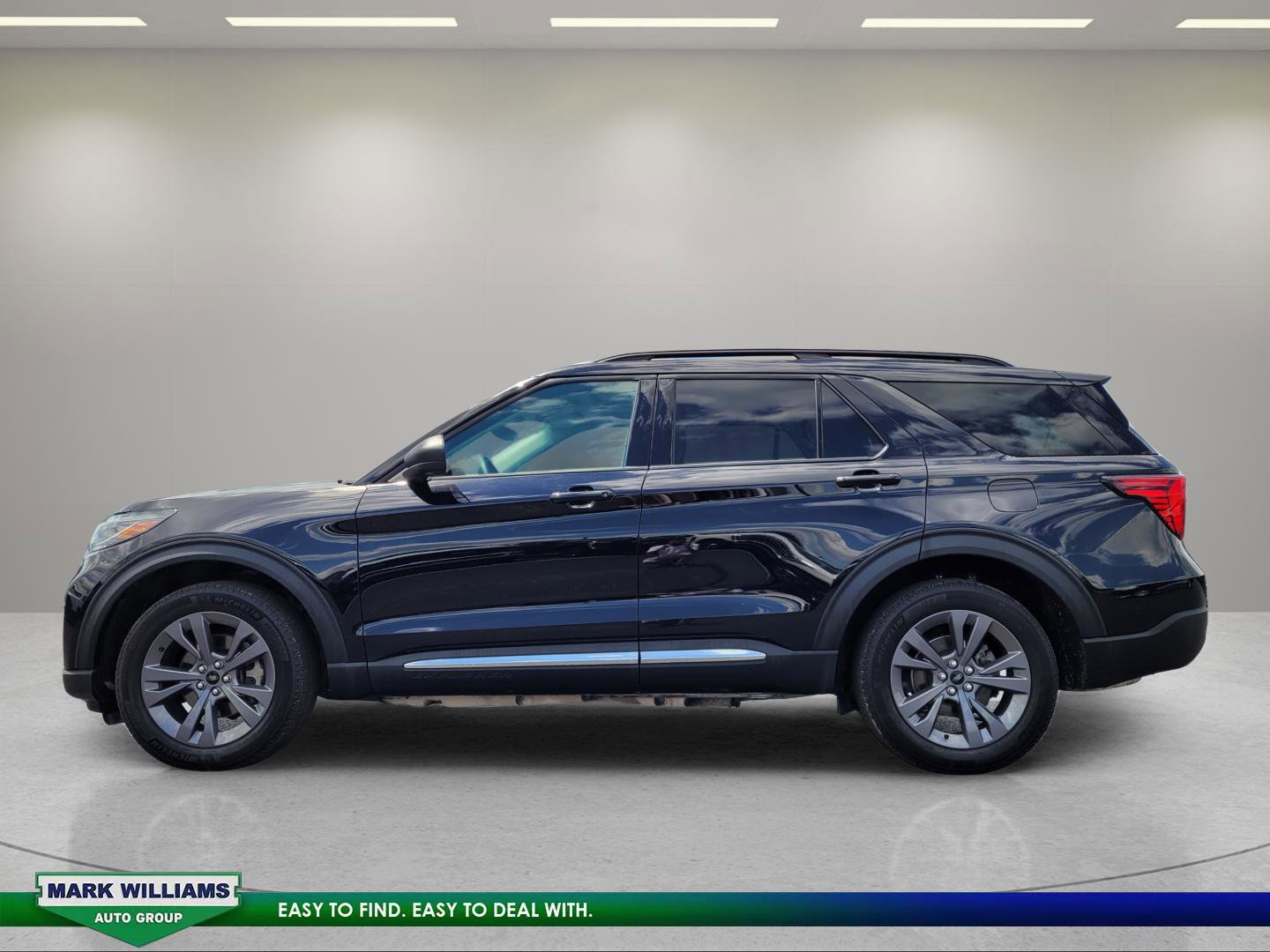 Certified 2025 Ford Explorer Active w/ Active Comfort Package AWD/4WD image 7