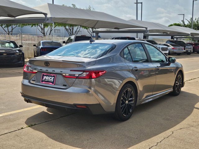 Used 2025 Toyota Camry SE image 5