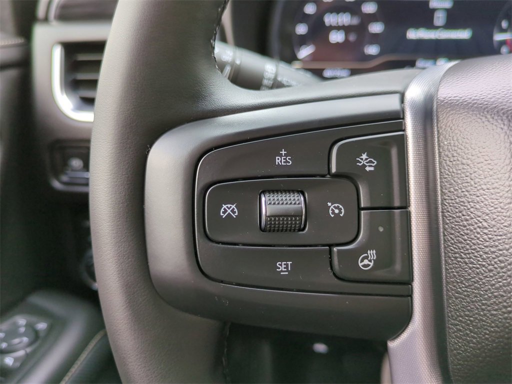 Used 2024 GMC Yukon SLT w/ SLT Luxury Package image 25