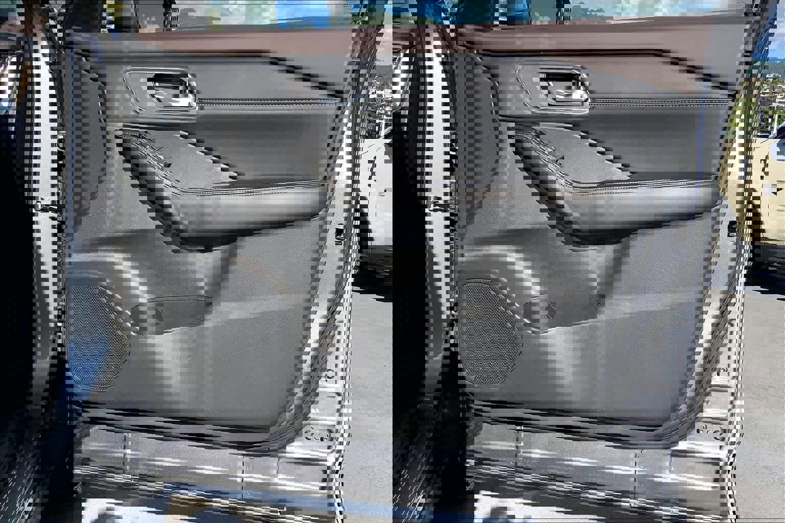 Used 2021 Nissan Rogue SV w/ Premium Package image 28