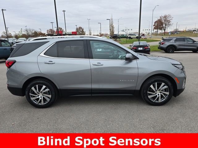 Used 2023 Chevrolet Equinox Premier image 2