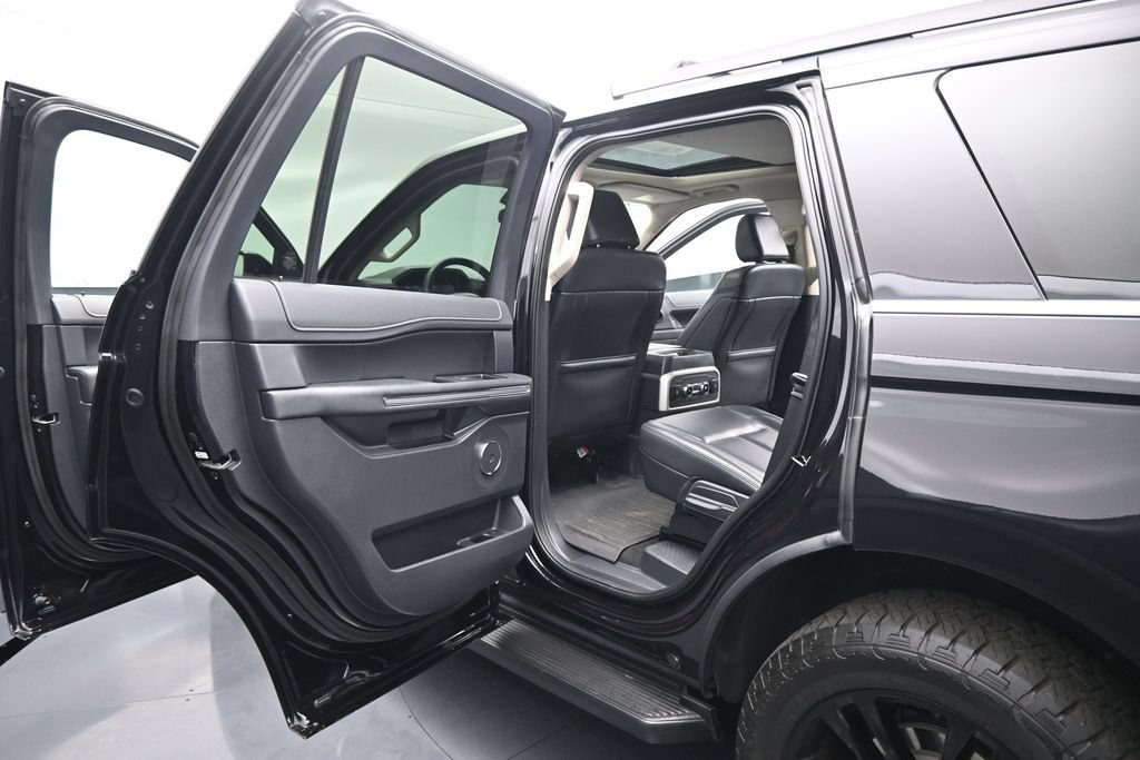 Certified 2024 Ford Expedition XLT AWD/4WD image 19