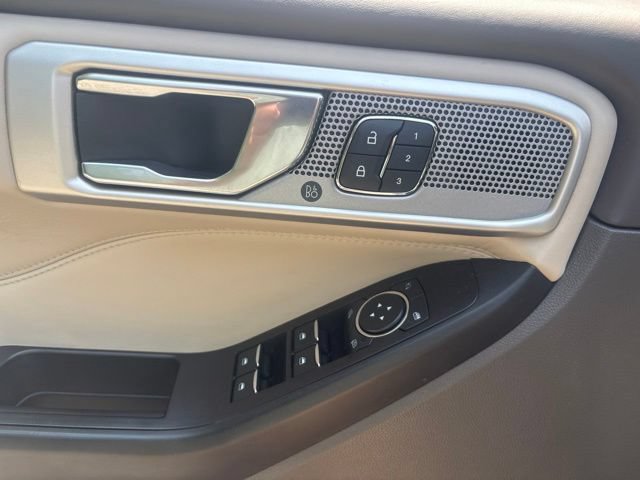 Certified 2020 Ford Explorer Platinum AWD/4WD image 16
