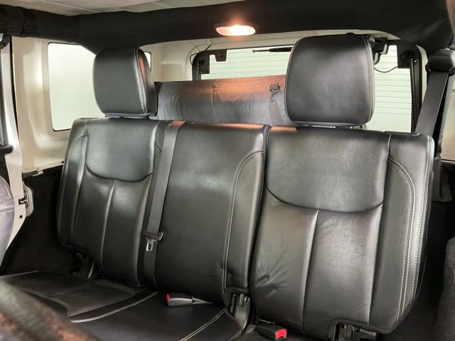 Used 2018 Jeep Wrangler Unlimited Sahara w/ Connectivity Group image 16