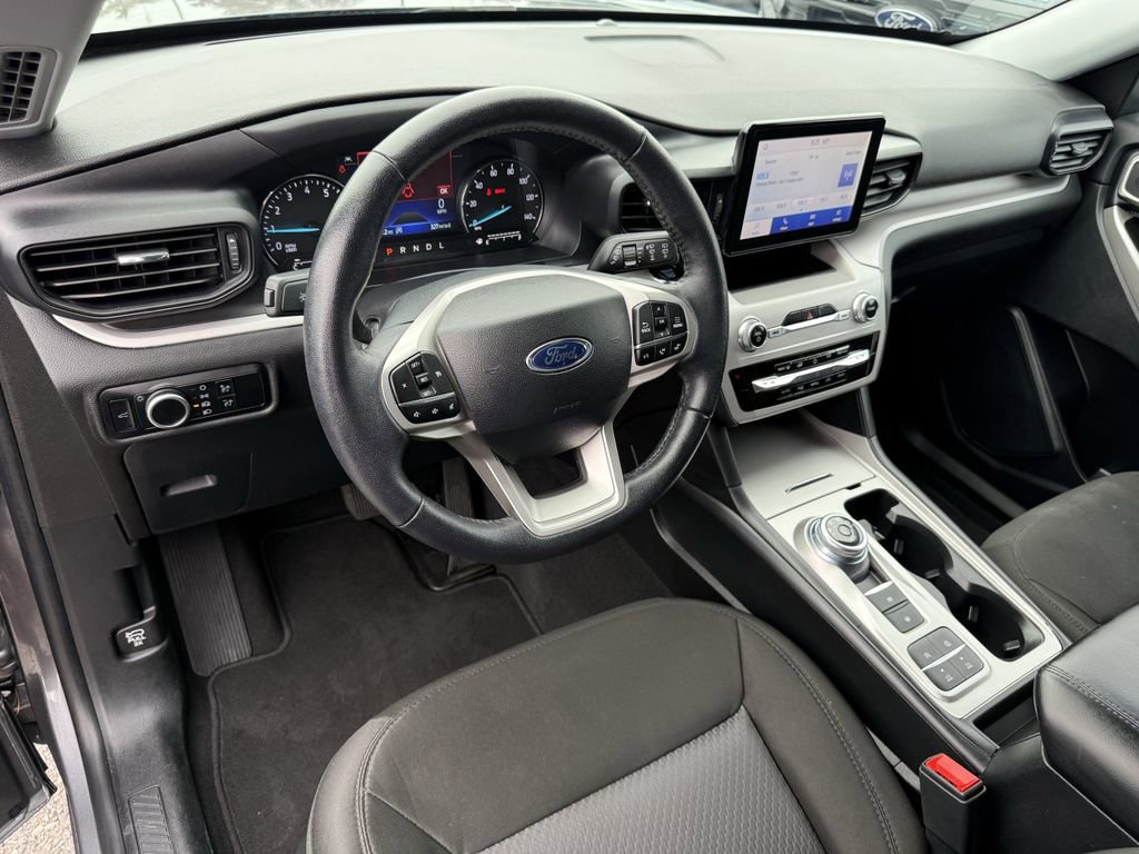 Certified 2024 Ford Explorer XLT image 11