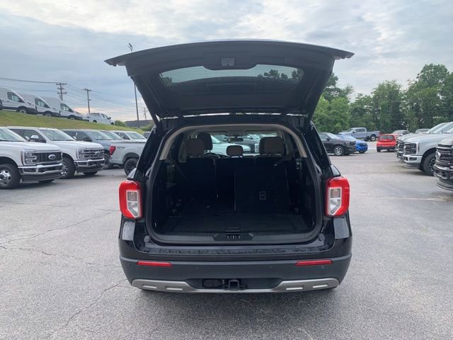 Certified 2023 Ford Explorer XLT w/ Equipment Group 202A AWD/4WD image 8