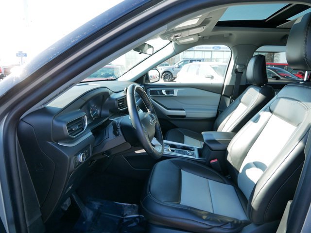 Certified 2022 Ford Explorer XLT w/ Equipment Group 202A AWD/4WD image 7