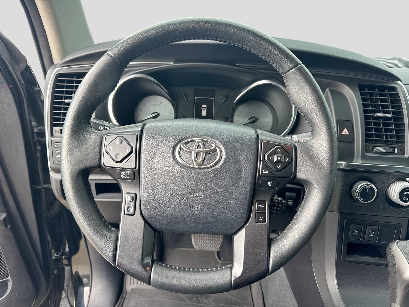 Used 2020 Toyota Sequoia TRD Pro AWD/4WD image 29