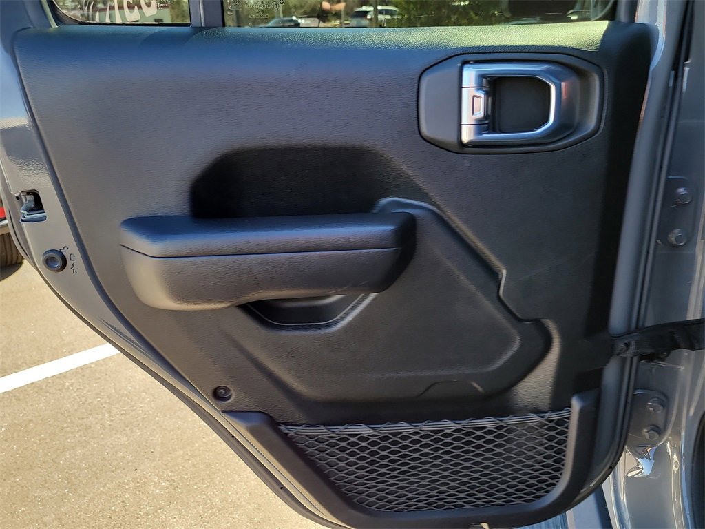 Used 2021 Jeep Gladiator Rubicon w/ Trailer Tow Package image 9