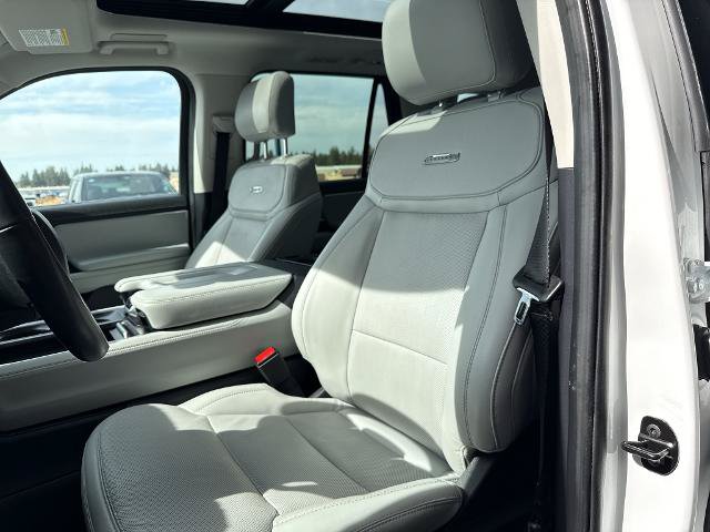 Certified 2025 Ford Expedition Platinum w/ Driver's Package AWD/4WD image 17