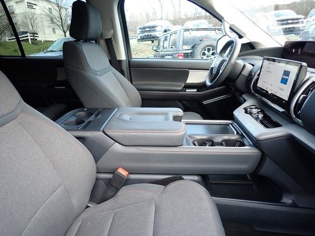 Certified 2025 Ford Expedition Active AWD/4WD image 11