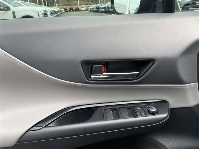 Used 2021 Toyota Venza LE image 13