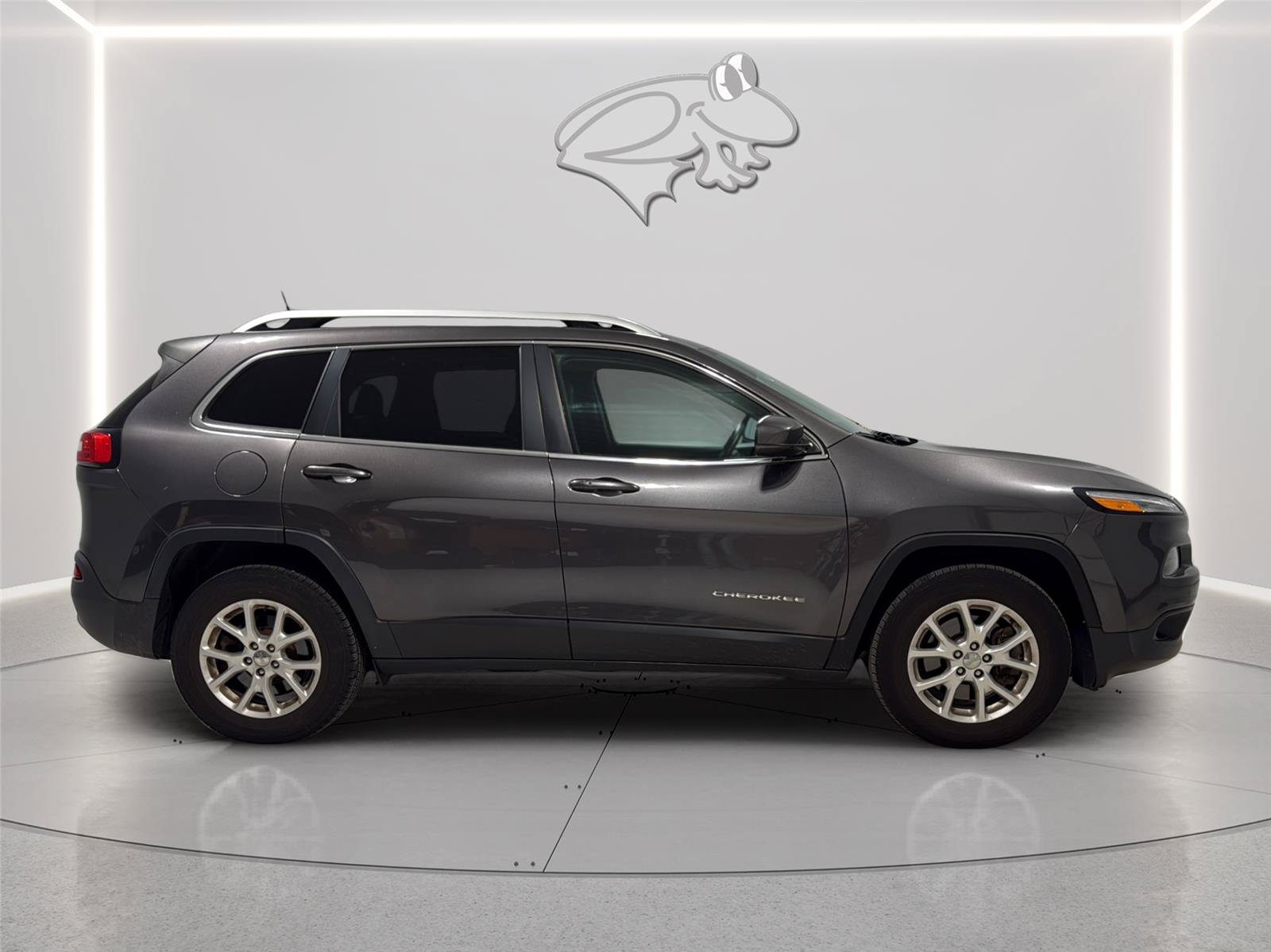 Used 2018 Jeep Cherokee Latitude Plus w/ Comfort/Convenience Group AWD/4WD image 6