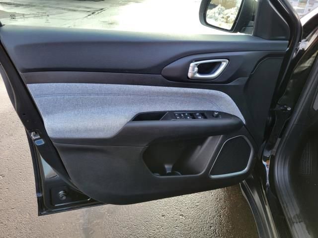 Used 2022 Jeep Compass Latitude image 19