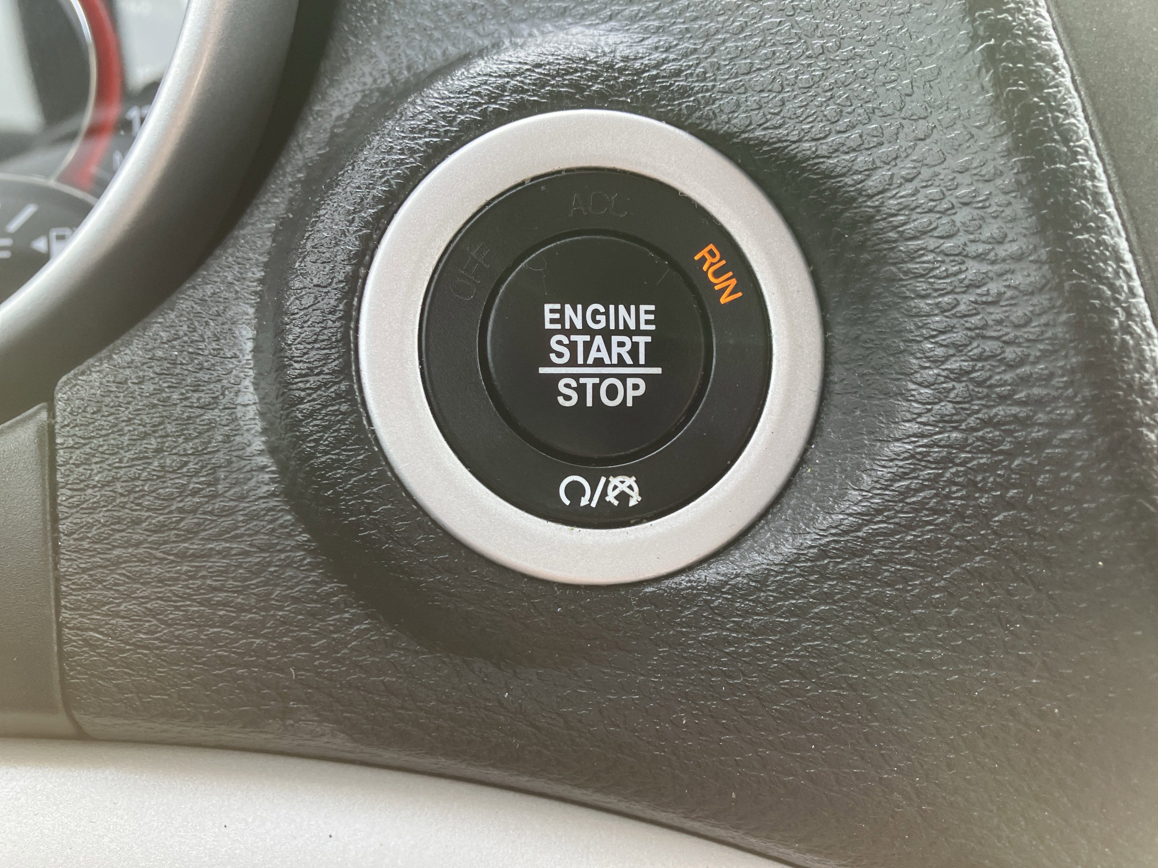 Used 2020 Dodge Journey SE image 32