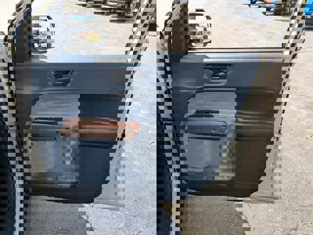 Certified 2024 Ford Maverick Lariat image 33