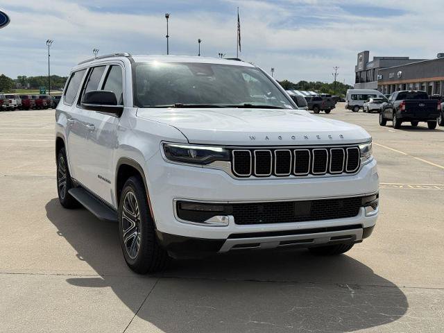 Used 2023 Jeep Wagoneer L Series II AWD/4WD image 2