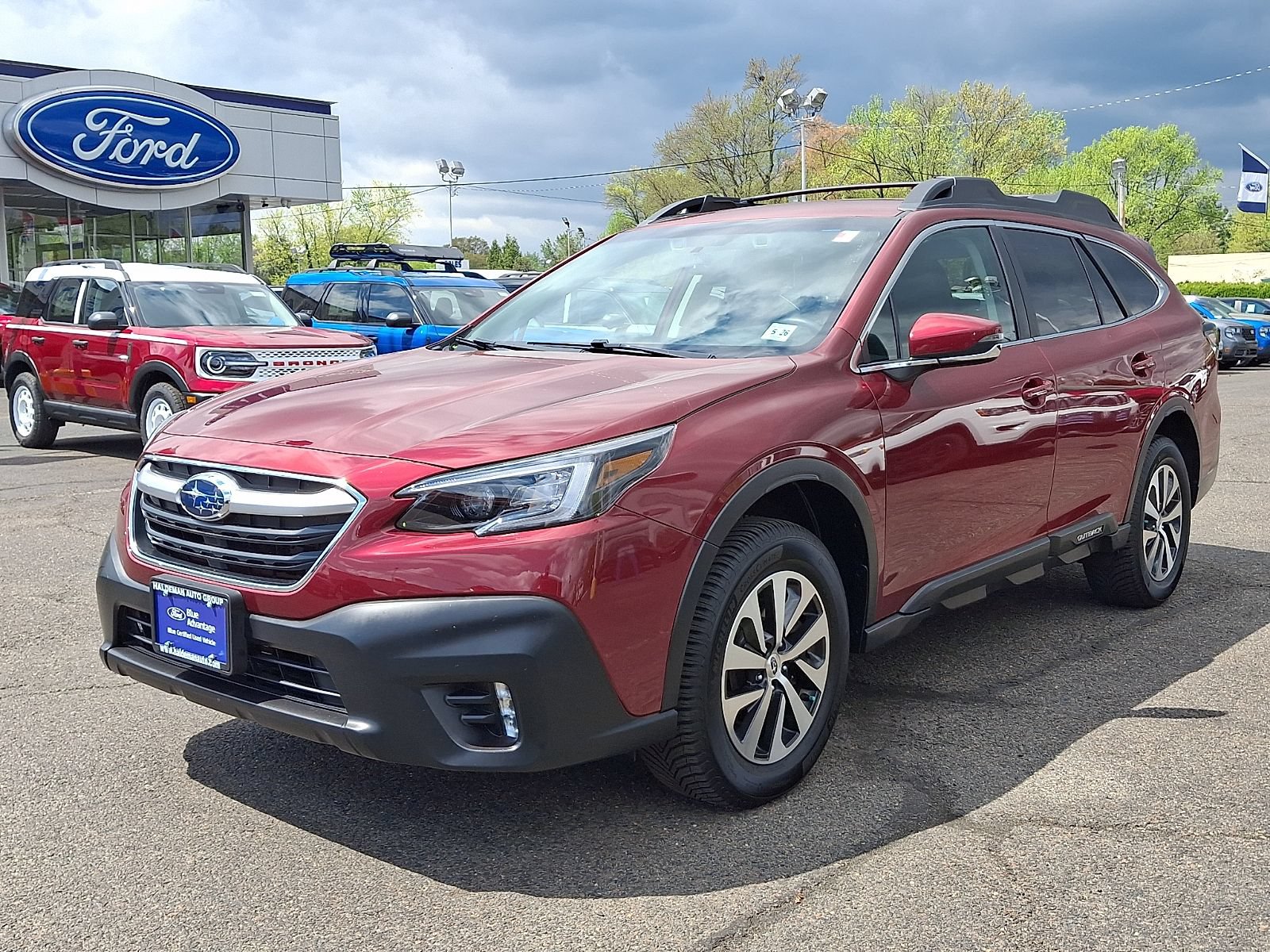 Used 2021 Subaru Outback Premium AWD/4WD image 3