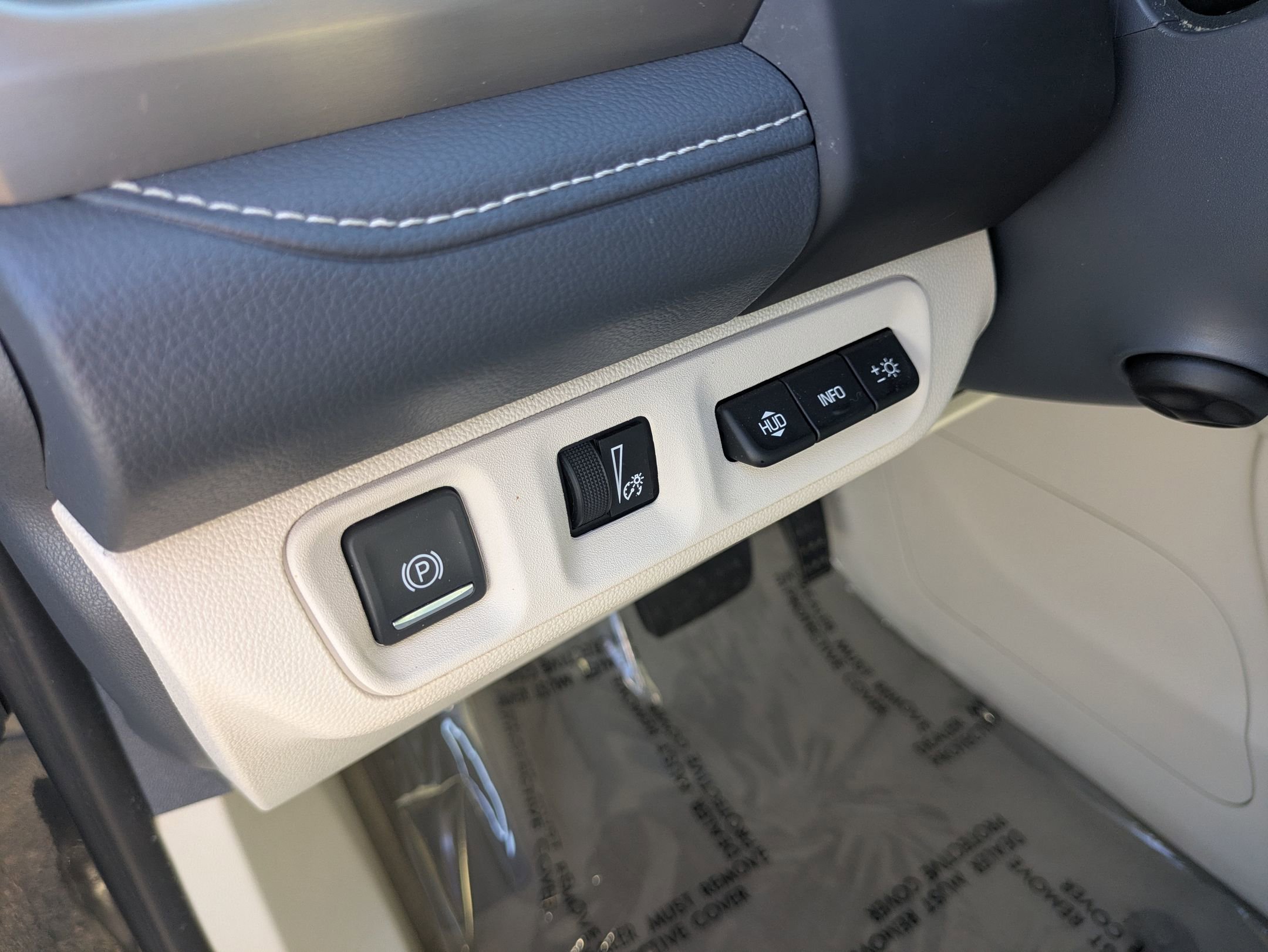 Used 2022 GMC Acadia Denali w/ Denali Ultimate Package image 15