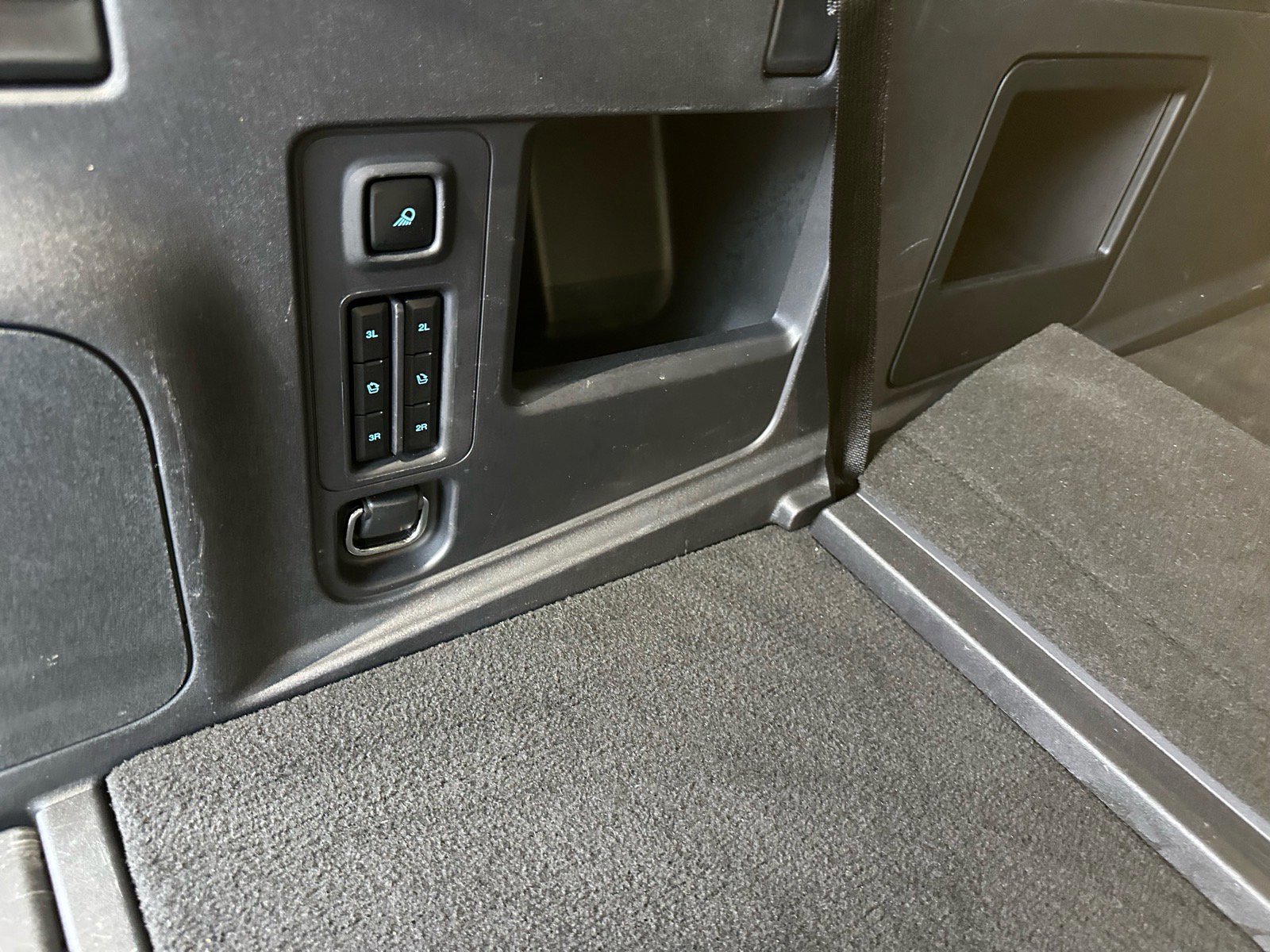 Certified 2025 Ford Expedition Active image 32