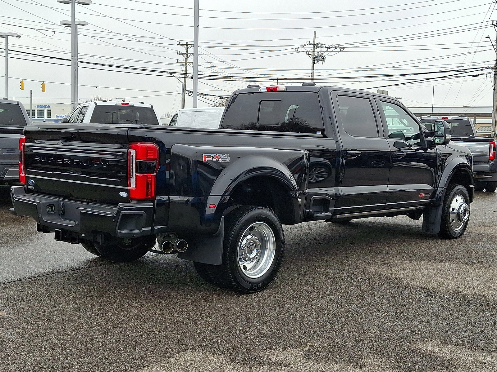 Certified 2025 Ford F450 Platinum w/ FX4 Off-Road Package image 8