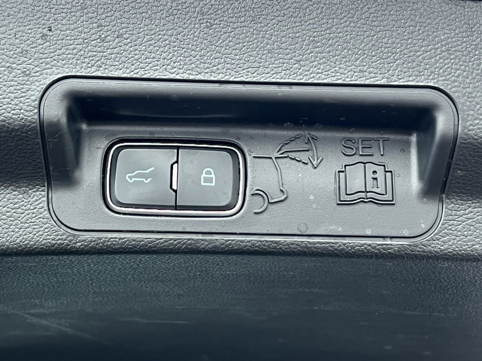 Certified 2023 Ford Explorer XLT w/ Equipment Group 202A image 38