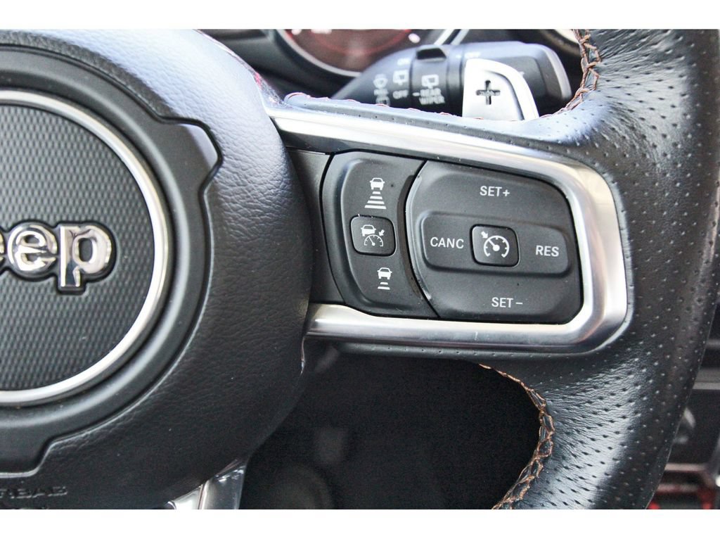 Used 2022 Jeep Wrangler Unlimited Rubicon w/ Xtreme Recon 35" Tire Package AWD/4WD image 17