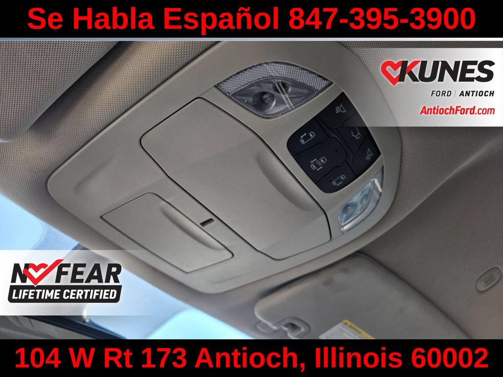 Used 2023 Chrysler Pacifica Touring-L FWD image 43