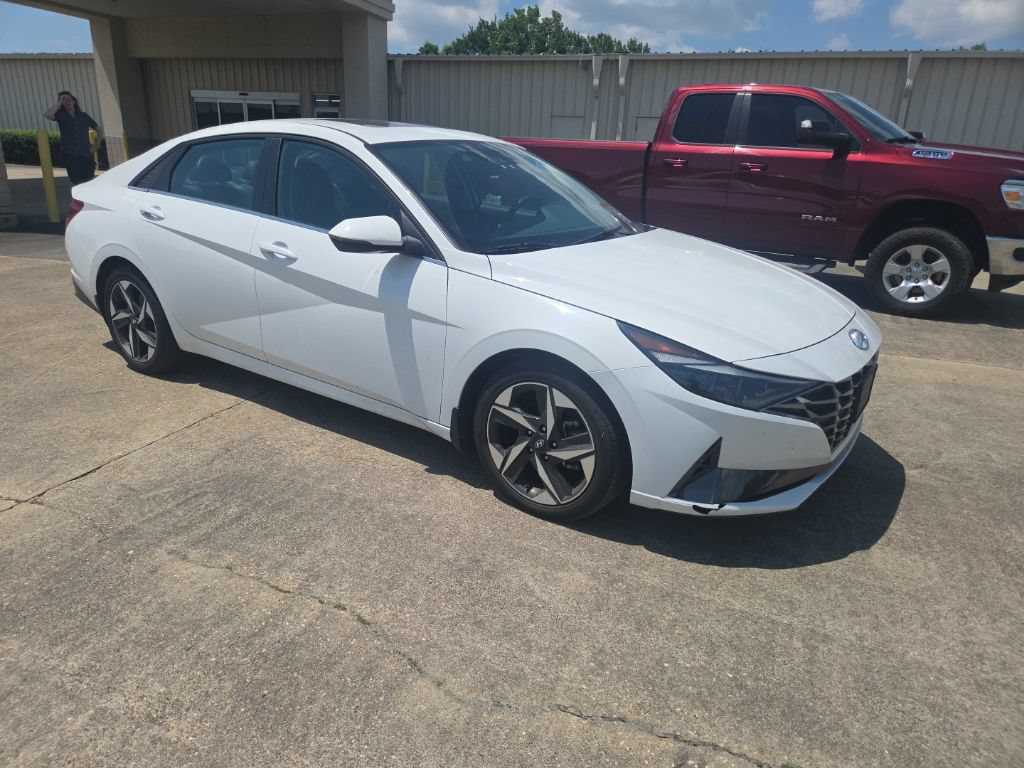 Used 2023 Hyundai Elantra Limited FWD image 12
