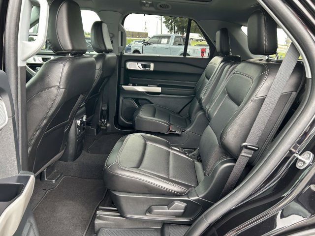 Certified 2023 Ford Explorer Limited w/ Limited Technology Package RWD image 12