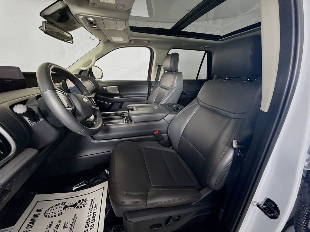 Certified 2025 Ford Expedition Active AWD/4WD image 2