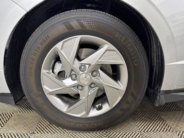 Used 2026 Hyundai Sonata SE FWD image 9