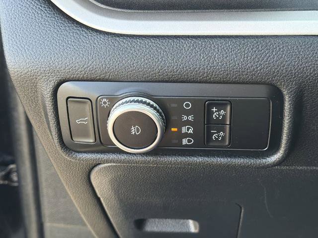 Certified 2022 Ford Explorer XLT w/ Equipment Group 202A image 15