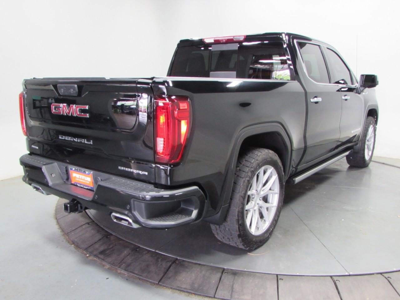 Used 2023 GMC Sierra 1500 Denali w/ Denali Reserve Package AWD/4WD image 7