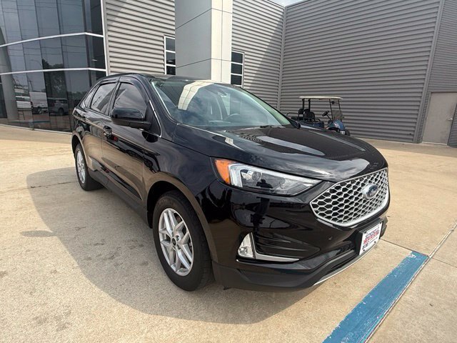 Certified 2024 Ford Edge SEL w/ Convenience Package AWD/4WD image 3
