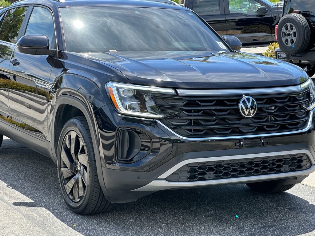 Used 2024 Volkswagen Atlas Cross Sport SE FWD image 11