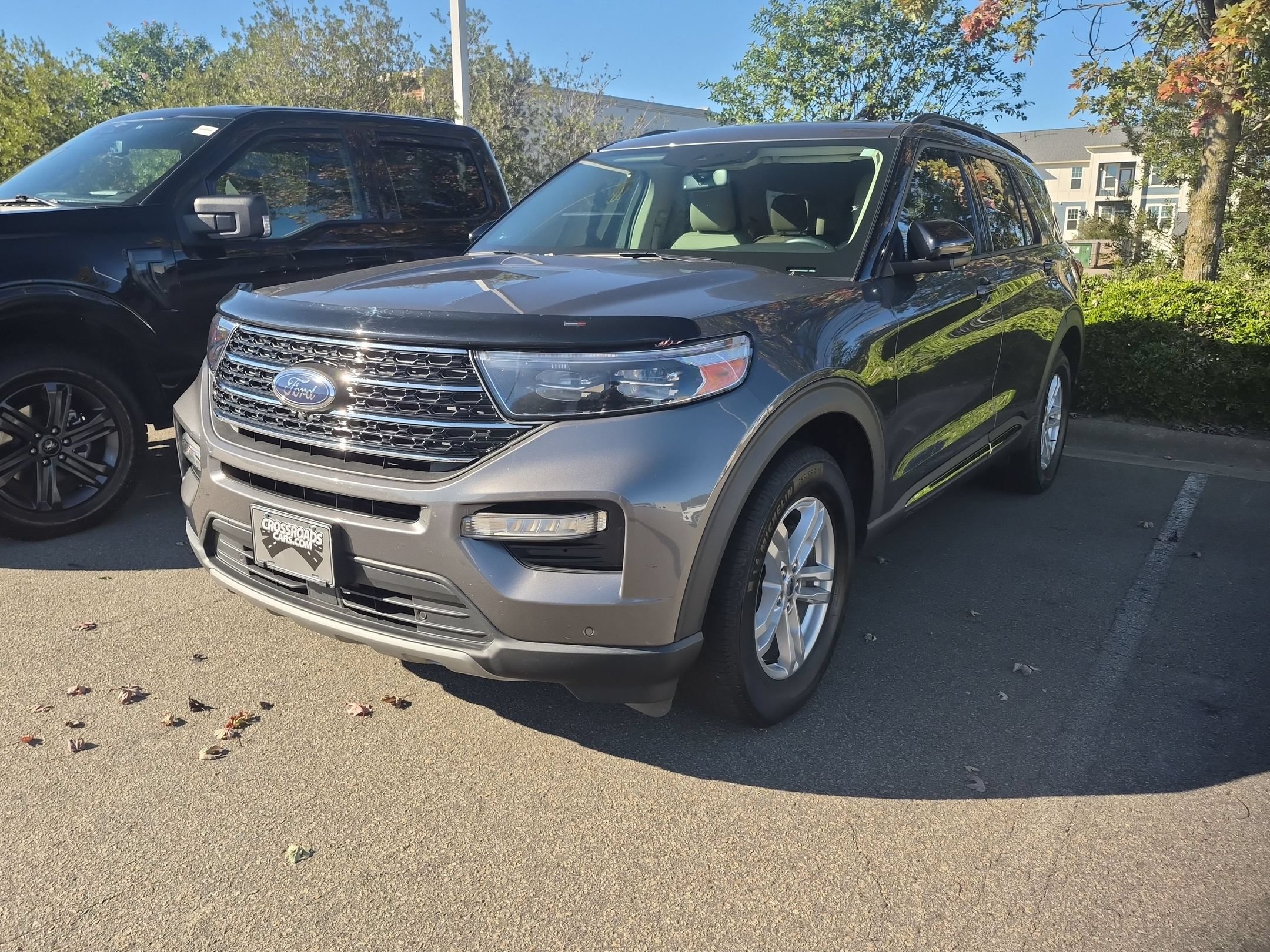 Certified 2023 Ford Explorer XLT w/ Equipment Group 202A AWD/4WD image 2